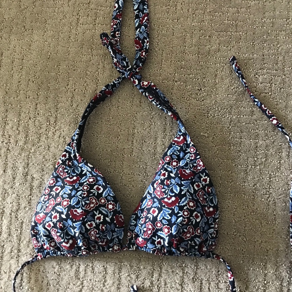 Bikini tops - Picture 14 of 16